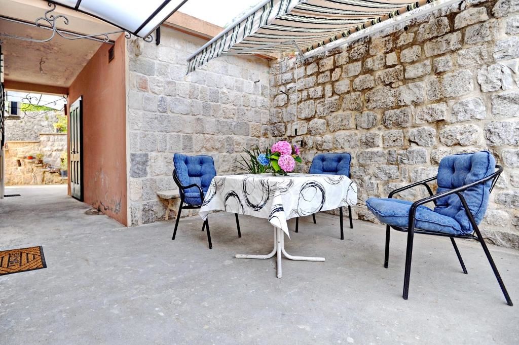 Апартаменты Apartments Kriva Ulica Котор