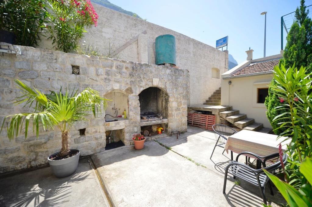 Апартаменты Apartments Kriva Ulica Котор