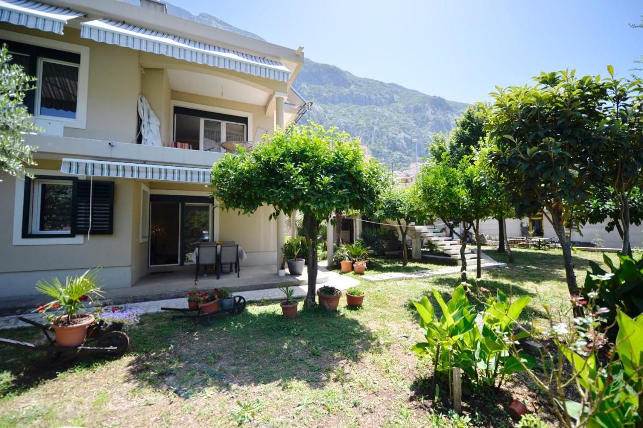 Апартаменты Apartments Kriva Ulica Котор-11