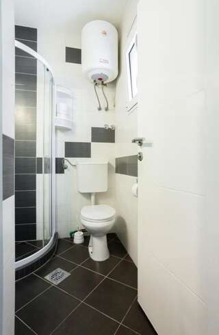 Апартаменты Apartments Kriva Ulica Котор Номер-студио с террасой-2