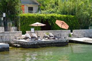 Апартаменты Apartments Kriva Ulica Котор Номер-студио с террасой и видом на сад-2