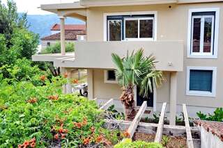 Апартаменты Apartments Kriva Ulica Котор Номер-студио с террасой и видом на сад-9